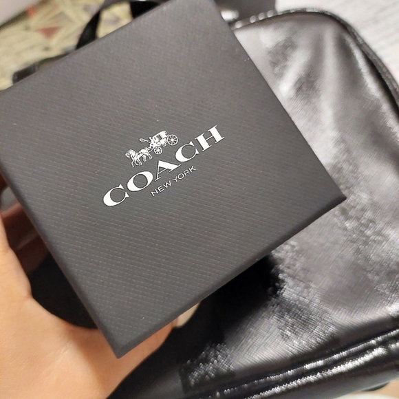 SILVER MESH COACH WATCH - Picture 3 of 3